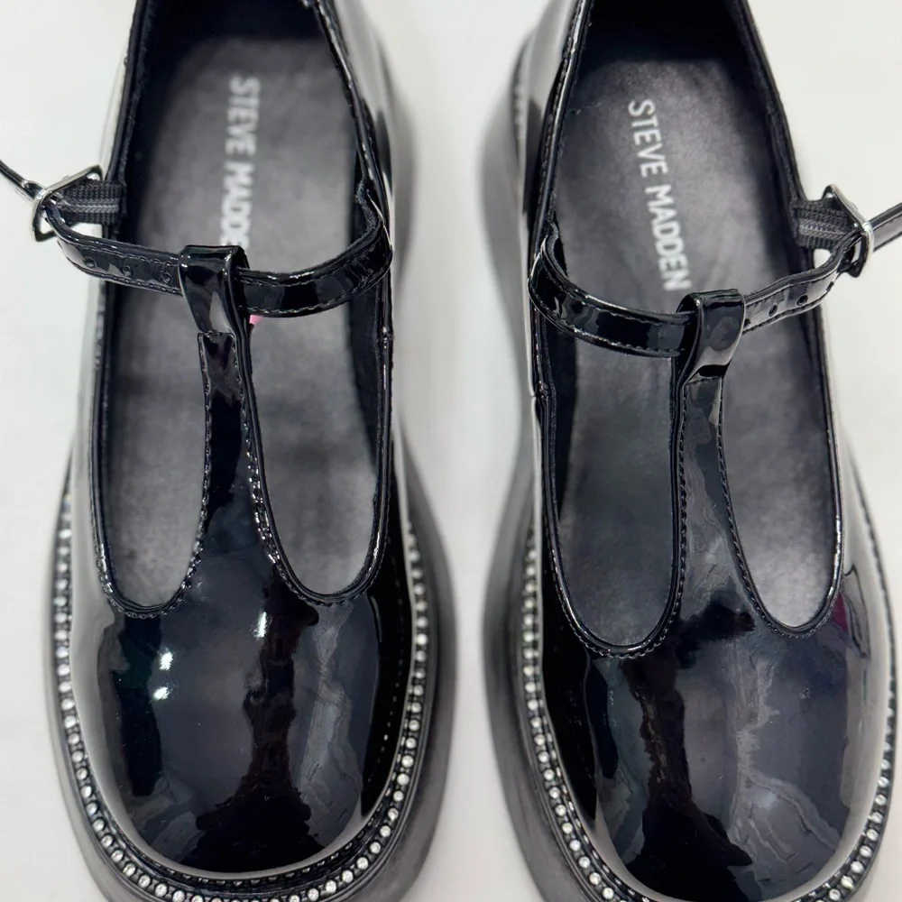 Steve Madden Black T-Strap Shoes - Picture 3 of 5